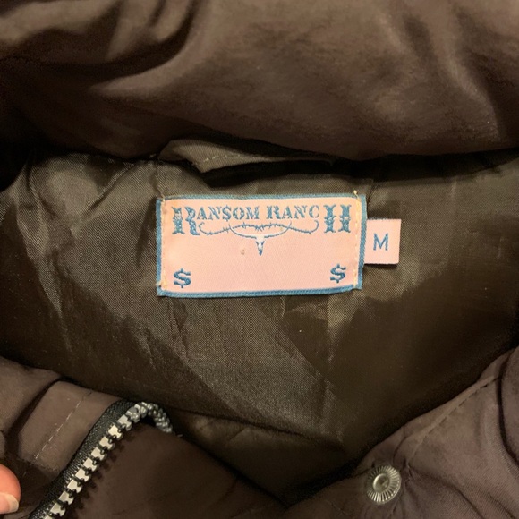 🌟HP🌟 Ladies Brown Puffer Vest with design - Picture 3 of 6